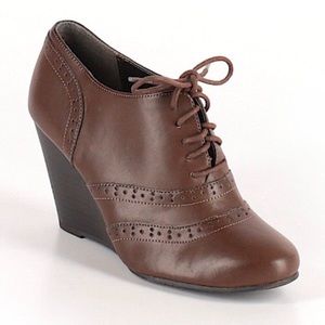 Mootsies Tootsie Brown Oxford Wedge